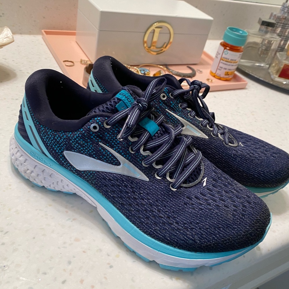 Brooks cushion neutral running shoes